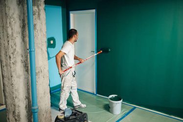Avant tout, il faut déterminer les travaux de peinture nécessaires. En effet, une maison entière peut inclure des murs