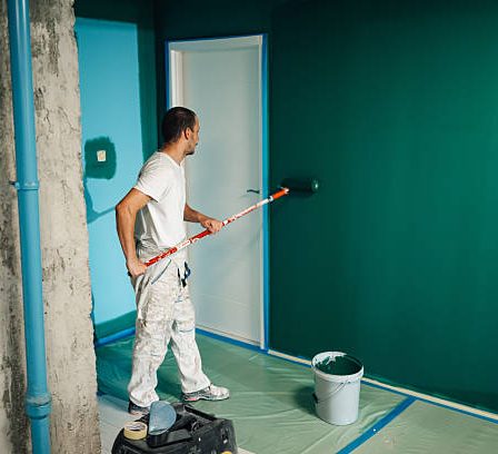 Avant tout, il faut déterminer les travaux de peinture nécessaires. En effet, une maison entière peut inclure des murs