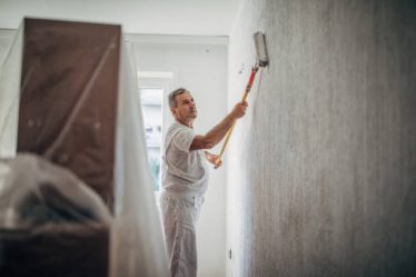 Un peintre ne se limite pas toujours à la toile. En effet, il explore souvent d'autres supports pour exprimer sa créativité.