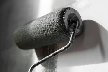 Le prix d’un peintre pour une façade de maison dépend de plusieurs facteurs. En effet, il varie selon la surface, l’état du mur