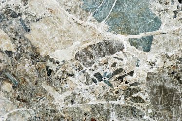 Comment vérifier la réputation d’un marbrier ? est une question clé avant tout projet funéraire ou décoratif. De plus, un choix