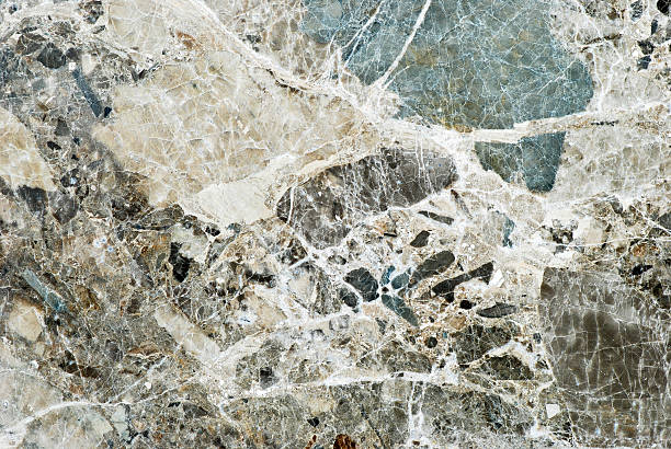 Comment vérifier la réputation d’un marbrier ? est une question clé avant tout projet funéraire ou décoratif. De plus, un choix