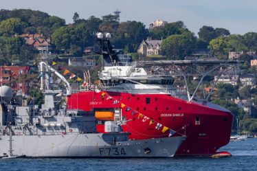 Un charpentier naval possède un savoir-faire précis qui facilite la création décorative. Ainsi, il maîtrise le bois avec une grande